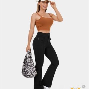 Never worn HALARA black M regular cargo leggings